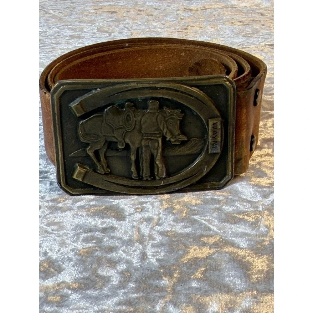 Vintage‎ 1974 Wayne Feeds Allied Mills Solid Brass Belt Buckle Leather Belt